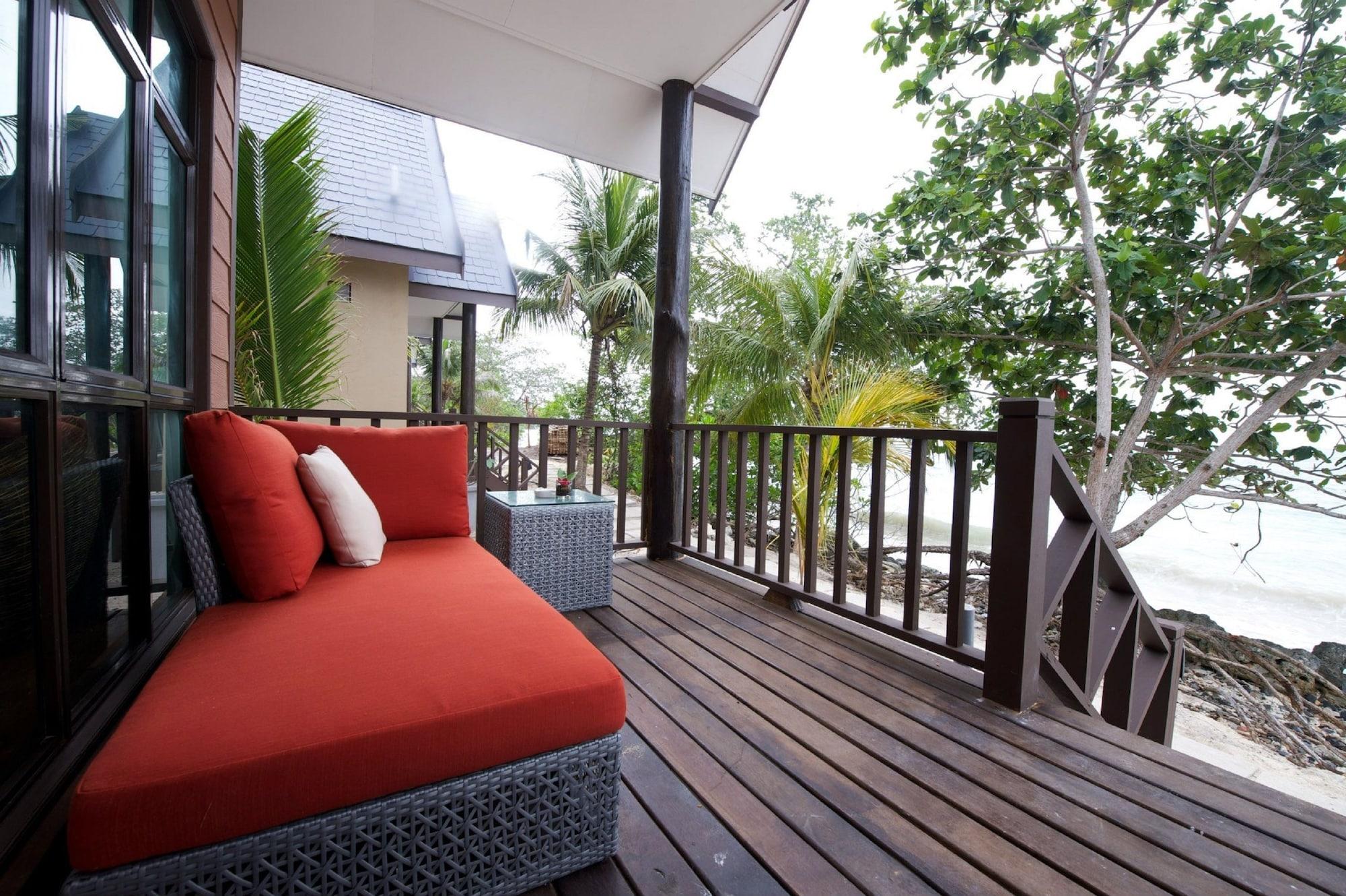 Tunamaya Beach & Spa Resort Kampong Mukut Exterior foto